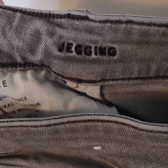 EUC American Eagle jeans size 18 short. - Picture 4 of 4